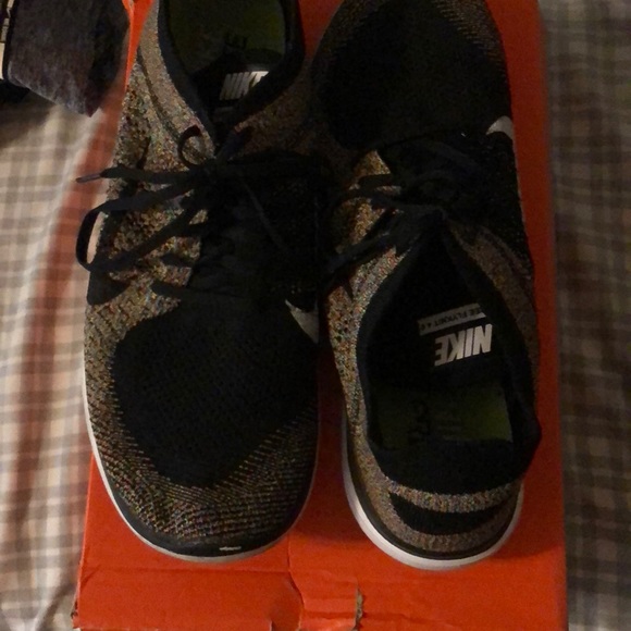 Nike running shoes - Picture 2 of 4